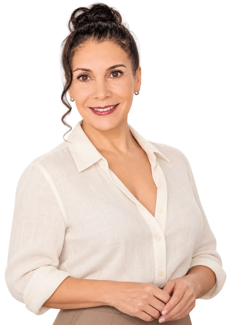Izaskun Eldua, profesora de yoga facial, sonríe con calidez